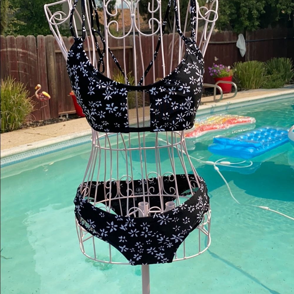 Volcom bikini L top XS bottoms , top fits like S-M